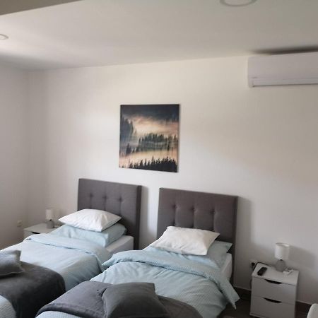 Marko Airport Rooms فيليكا غوغيتْسا المظهر الخارجي الصورة
