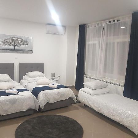Marko Airport Rooms فيليكا غوغيتْسا المظهر الخارجي الصورة
