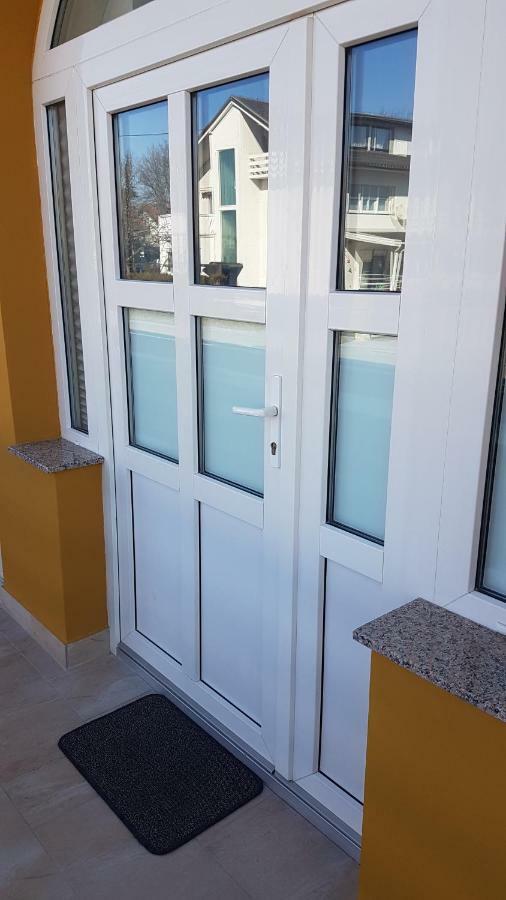 Marko Airport Rooms فيليكا غوغيتْسا المظهر الخارجي الصورة